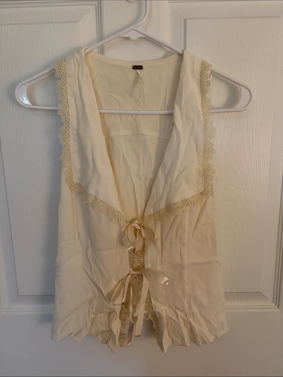 Free People Tops - Free People Cream Blouse with Metal Logo Tag
